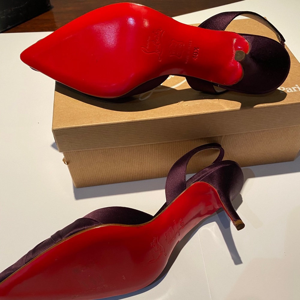 SHOES - Picture 2 of 5